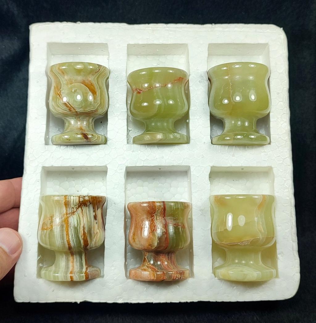 Small decorative onyx articles